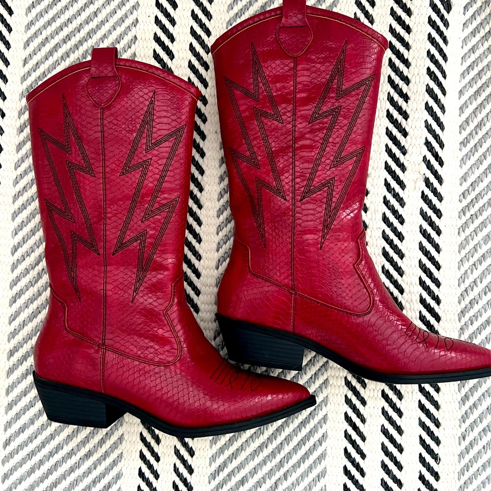 Dirty laundry red josea Cowboy Boots with Lightning Design
